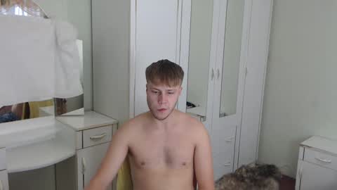 Snapshot of nenvol1 chatting on 12-05-24, 12:00 better ask online show from 12-05-24, 12:00