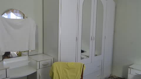 Snapshot of nenvol1 chatting on 01-18-25, 01:08 better ask online show from 01-18-25, 01:08