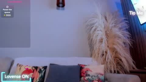 Snapshot of neo_dimou chatting on 02-14-25, 11:42 Jordan online show from 02-14-25, 11:42