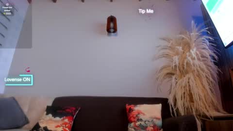 Snapshot of neo_dimou chatting on 03-07-25, 08:56 Jordan online show from 03-07-25, 08:56