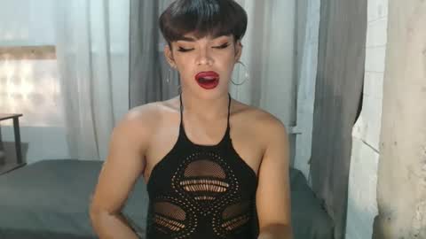 Snapshot of neomi_hardcock chatting on 09-25-25, 01:04 neomi online show from 09-25-25, 01:04