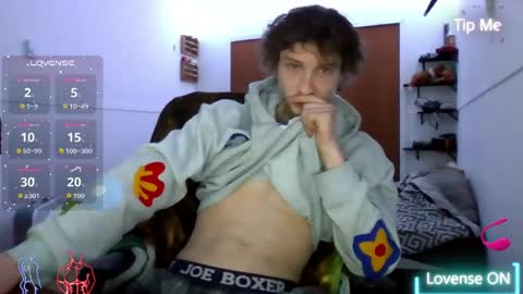 Snapshot of nephew_p chatting on 05-08-26, 01:55 nephew_p online show from 05-08-26, 01:55
