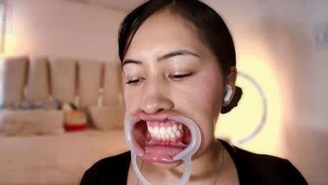 Helena    Every Friday new video for my fan club loves  online show from 01-10-25, 07:00