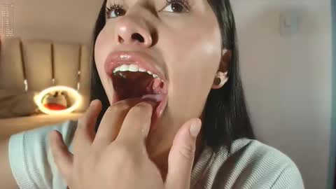 Helena    Every Friday new video for my fan club loves  online show from 02-05-25, 02:51