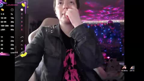 Snapshot of nerdy_squirty chatting on 01-17-26, 06:18 NerdySquirty online show from 01-17-26, 06:18