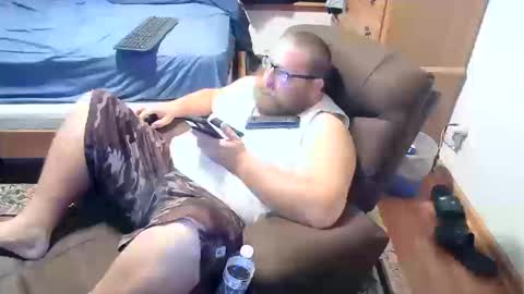 Snapshot of nerdychub4fun chatting on 10-17-25, 01:42 nerdychub4fun online show from 10-17-25, 01:42