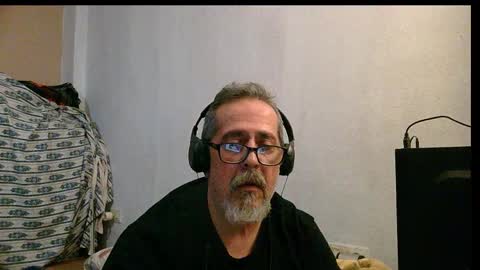 Snapshot of neron401 chatting on 11-17-25, 04:18 neron401 online show from 11-17-25, 04:18