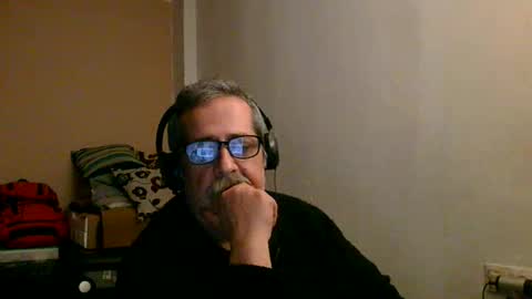 Snapshot of neron401 chatting on 12-14-25, 03:01 neron401 online show from 12-14-25, 03:01