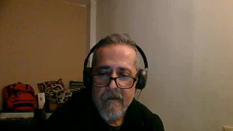 Snapshot of neron401 chatting on 12-18-25, 05:35 neron401 online show from 12-18-25, 05:35