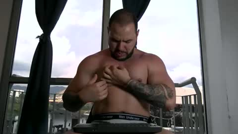 neron XXL online show from 12-21-25, 11:01