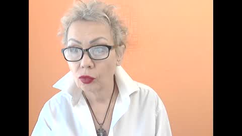 NessyJenixs online show from 11-18-25, 08:30