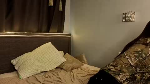 Naomi online show from 04-25-26, 09:12