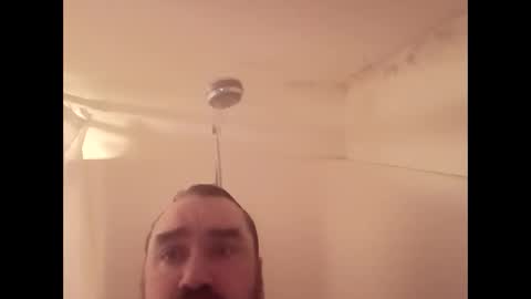 Snapshot of neverseentthatb4 chatting on 02-26-26, 12:42 Matt online show from 02-26-26, 12:42