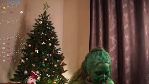 Snapshot of new_boobs chatting on 12-26-24, 04:47 Maria 3 online show from 12-26-24, 04:47