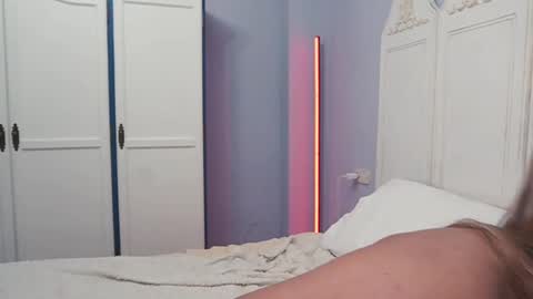 new dee online show from 02-15-25, 06:33