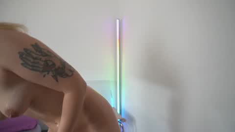 new dee online show from 10-07-25, 04:09