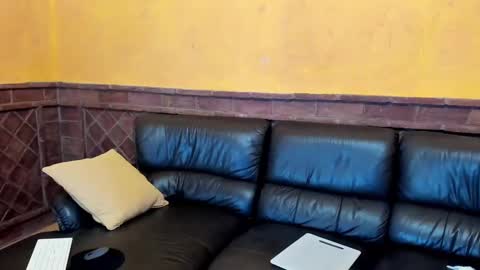 Snapshot of new_matilda chatting on 03-08-25, 01:14 Matilda online show from 03-08-25, 01:14