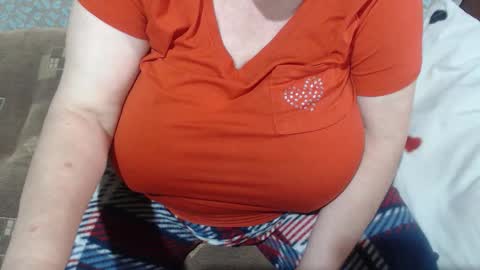 Lilly  online show from 09-25-25, 04:05