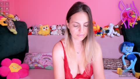 Snapshot of new_sexyiass chatting on 12-10-24, 01:54 silvia online show from 12-10-24, 01:54
