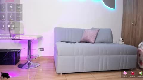 Snapshot of newbarbiedolly chatting on 09-19-25, 10:32 ximena online show from 09-19-25, 10:32