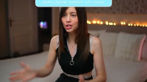 newchloe18 online show from 11-22-25, 09:03