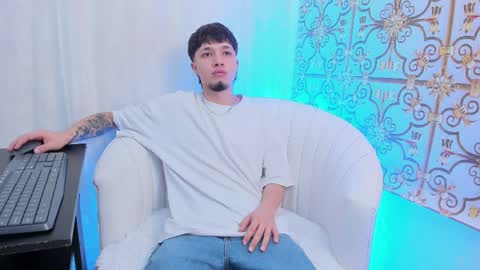 Dannii online show from 04-08-26, 12:27