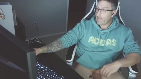 newevo online show from 10-28-25, 06:28