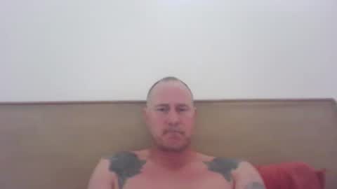 Snapshot of newportman1030 chatting on 11-01-25, 06:21 amandandhisgirl online show from 11-01-25, 06:21