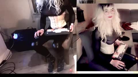 Snapshot of newwetcouple chatting on 02-17-26, 03:25 NylonHeelFreaks online show from 02-17-26, 03:25