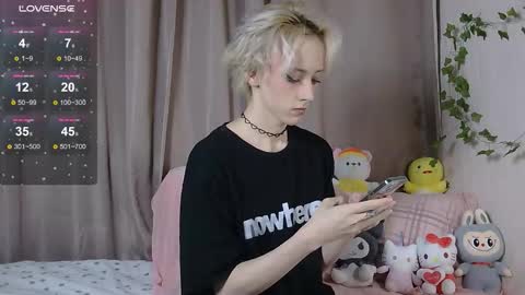 Snapshot of nextvibe1 chatting on 11-25-25, 05:13 NextVibe1 online show from 11-25-25, 05:13