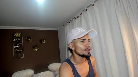 Snapshot of neyder_sanz chatting on 02-13-26, 12:01 NEYDER online show from 02-13-26, 12:01