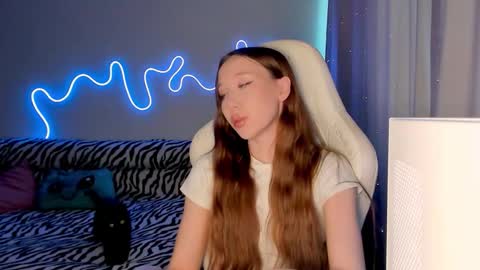 Mina online show from 02-04-26, 09:48