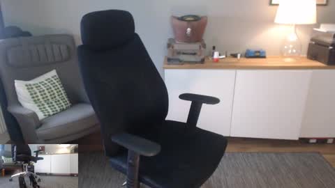 Alia Sparkles online show from 02-21-25, 08:18