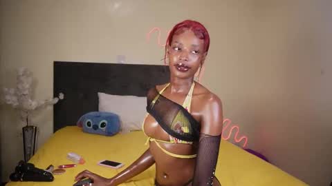 kikiNiaAria online show from 12-17-24, 02:11