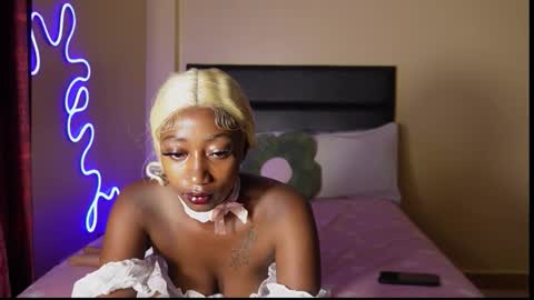 kikiNiaAria online show from 02-22-26, 04:02