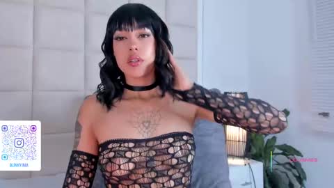 Snapshot of nia_bunny chatting on 09-13-25, 01:33 Nia online show from 09-13-25, 01:33