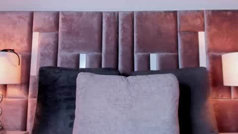 Snapshot of nia_bunny chatting on 12-04-25, 01:09 Nia online show from 12-04-25, 01:09