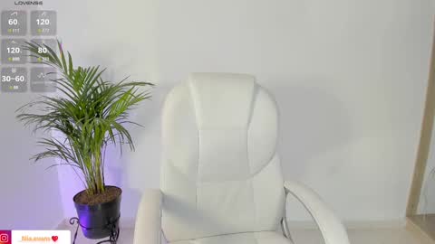 Nia online show from 03-03-25, 01:09