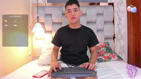 Snapshot of niall_falcon chatting on 12-04-24, 01:09 Niall online show from 12-04-24, 01:09