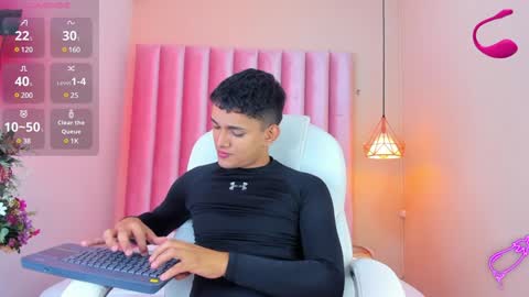 Snapshot of niall_falcon chatting on 01-11-25, 04:14 Niall online show from 01-11-25, 04:14