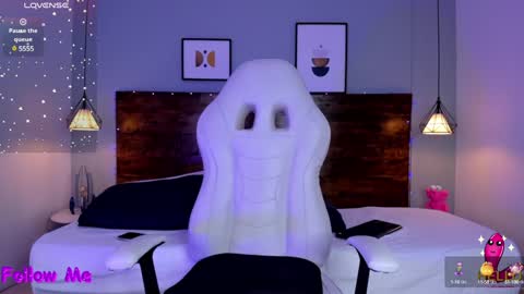 Snapshot of niall_falcon chatting on 02-04-25, 12:55 Niall online show from 02-04-25, 12:55