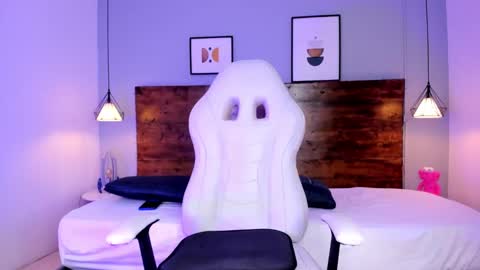 Snapshot of niall_falcon chatting on 02-10-25, 01:44 Niall online show from 02-10-25, 01:44