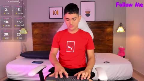 Snapshot of niall_falcon chatting on 02-11-25, 01:20 Niall online show from 02-11-25, 01:20