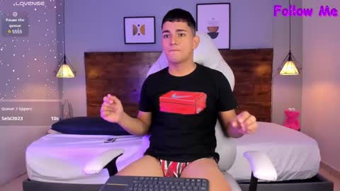 Snapshot of niall_falcon chatting on 02-11-25, 04:24 Niall online show from 02-11-25, 04:24