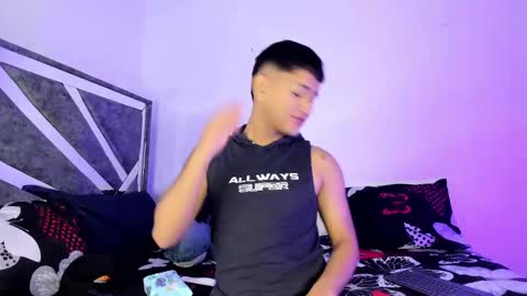 Snapshot of niall_falcon chatting on 03-12-25, 12:04 Niall online show from 03-12-25, 12:04