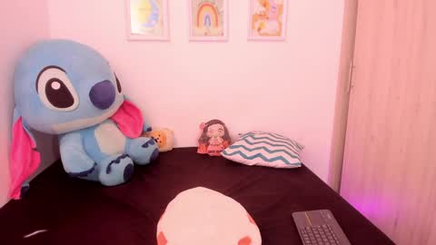  Nia  online show from 04-24-26, 03:58