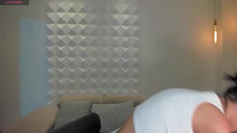 Call me Nia  online show from 09-10-25, 01:49