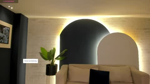 Call me Nia  online show from 04-27-26, 07:01