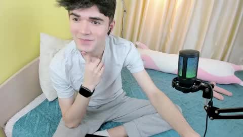 Snapshot of nic_ky chatting on 12-26-24, 06:33 Nick PVT is open FanslyTwitter - Nic kycb online show from 12-26-24, 06:33