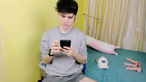 Snapshot of nic_ky chatting on 12-28-24, 08:04 Nick PVT is open FanslyTwitter - Nic kycb online show from 12-28-24, 08:04